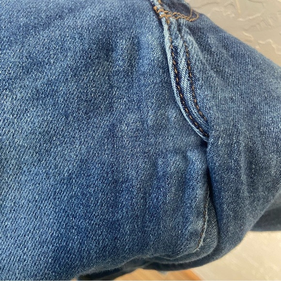 Just Black Mid Rise Skinny Jeans Distressed Knees and Raw Hem Size 27 - Picture 8 of 8